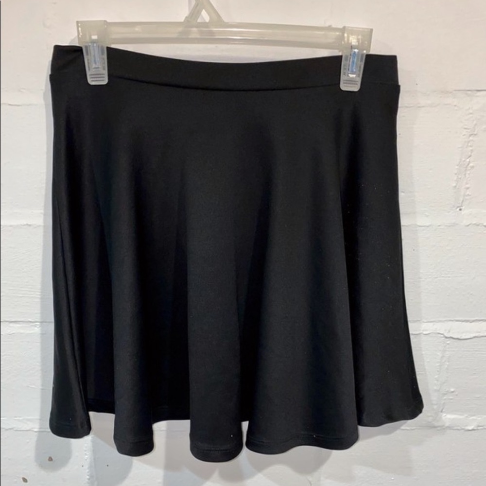 Black skater skirt